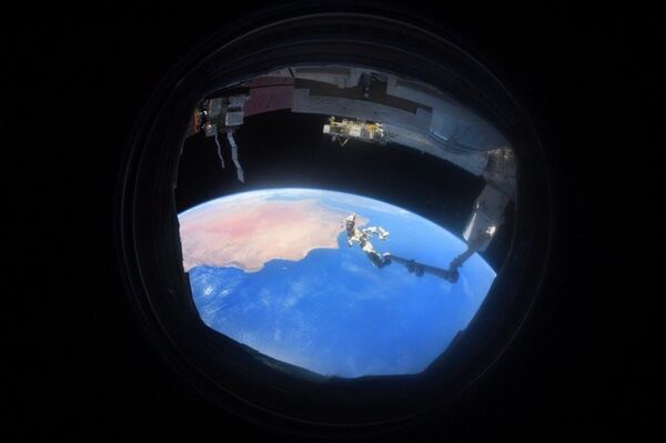 صورة للأرض التقطها رائد فضاء الروسي أنطون شكابليروف من محطة الفضاء الدولية - سبوتنيك عربي