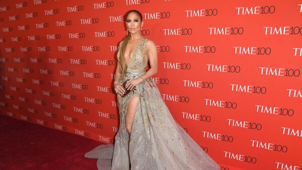 المغنية جنيفر لوبيز خلال حضورها لحفل TIME 100 Gala تكريما لـ تكريما لأكثر 100 شخص نفوذا في العالم  في نيويورك، الولايات المتحدة الأمريكية 24 أبريل/ نيسان 2018 - سبوتنيك عربي