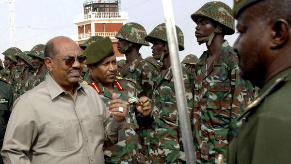 الرئيس عمر البشير و الجيش السوداني - سبوتنيك عربي