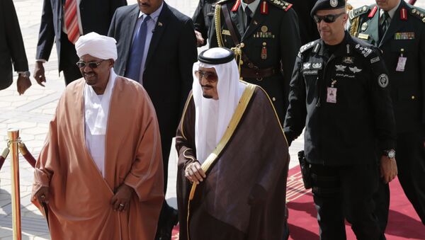 الرئيس السوداني عمر البشير والعاهل السعودي الملك سلمان بن عبد العزيز - سبوتنيك عربي