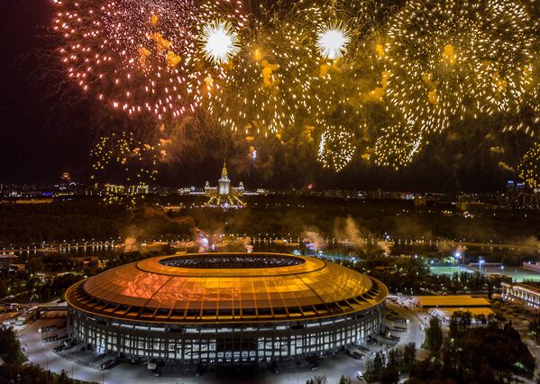 ألعاب نارية بمناسبة الاحتفال بالذكرى الـ 73 لعيد النصر في موسكو - سبوتنيك عربي