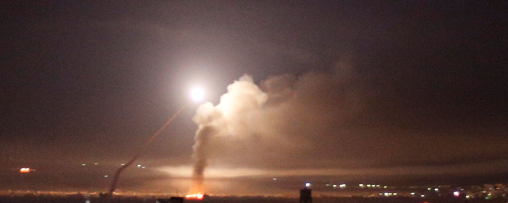 إطلاق صواريخ إسرائيلية على سوريا - سبوتنيك عربي, 1920, 17.11.2021