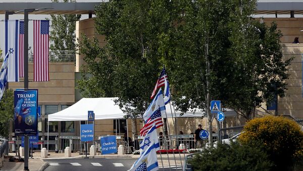 منظر مدخل السفارة الأمريكية الجديدة في القدس، الضفة الغربية 14 مايو/ أيار 2018 - سبوتنيك عربي