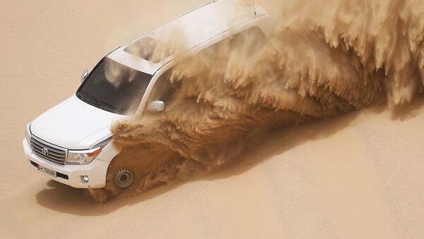 سفاري على سيارات الجيب في صحراء خور العديد في الدوحة، قطر - سبوتنيك عربي