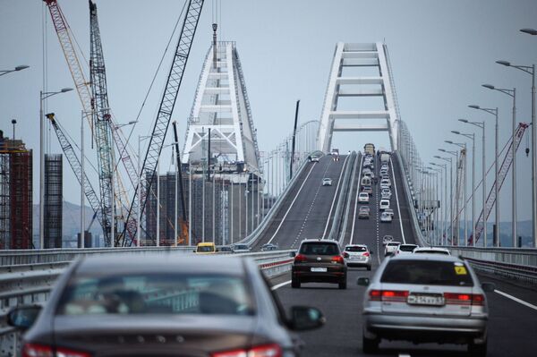 افتتاح ممر للسيارات على جسر القرم، روسيا - سبوتنيك عربي