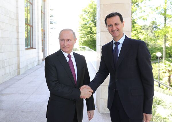 الرئيس فلاديمير بويتن يستقبل الرئيس السوري بشار الأسد في سوتشي، روسيا 17 مايو/ أيار 2018 - سبوتنيك عربي
