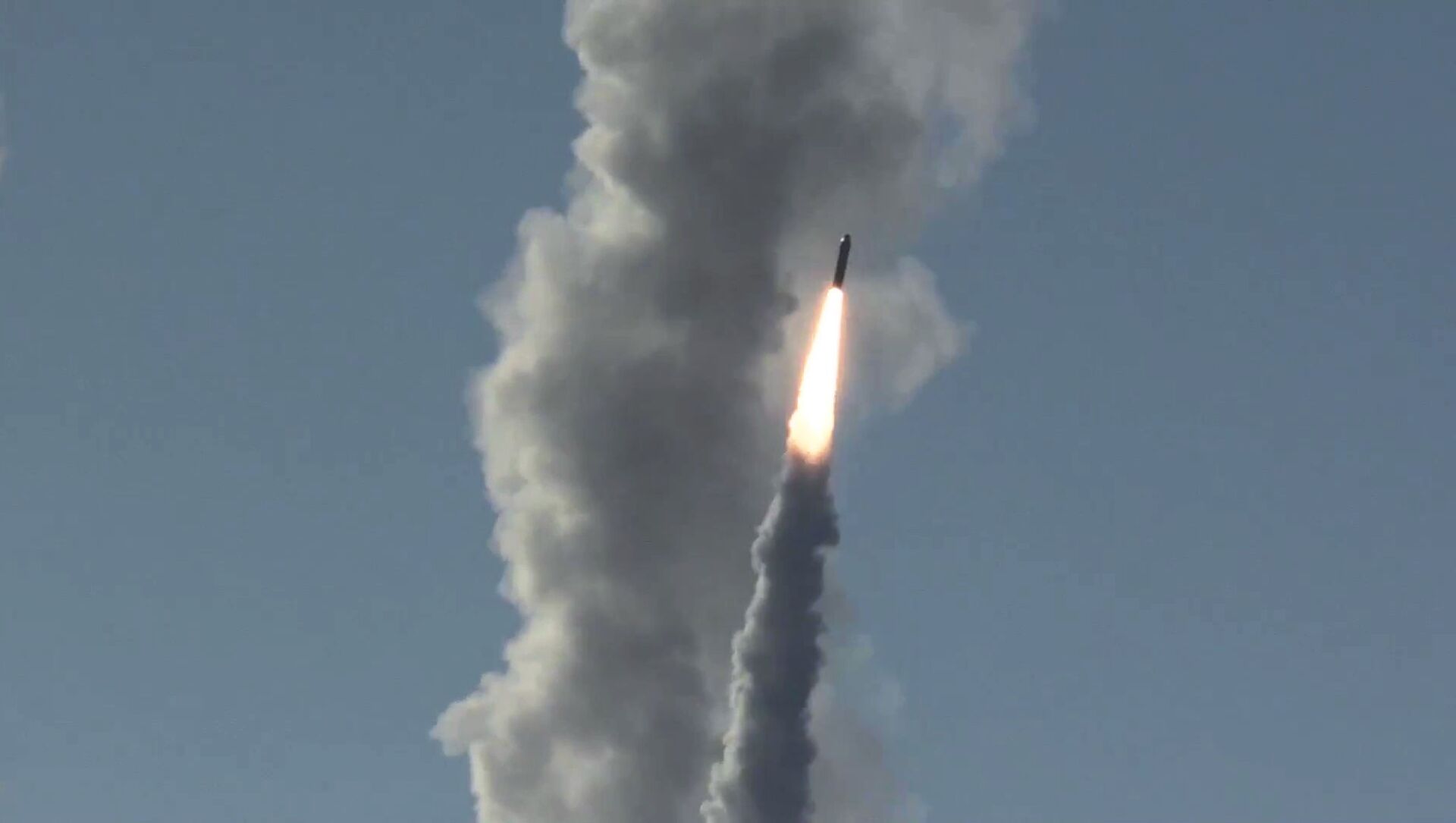 أتجربة ناجحة جديدة للصاروخ البالستي الجديد المعروف باسم بولافامن غواصة يوري دولغوروكي الموجودة في البحر الأبيض في شمال روسيا تحت الماء، 23 مايو/ أيار 2018 - سبوتنيك عربي, 1920, 27.10.2021