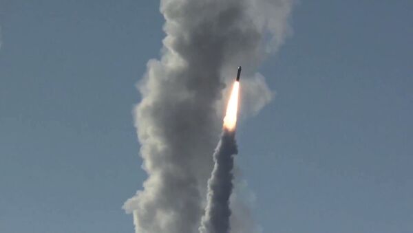 أتجربة ناجحة جديدة للصاروخ البالستي الجديد المعروف باسم بولافامن غواصة يوري دولغوروكي الموجودة في البحر الأبيض في شمال روسيا تحت الماء، 23 مايو/ أيار 2018 - سبوتنيك عربي