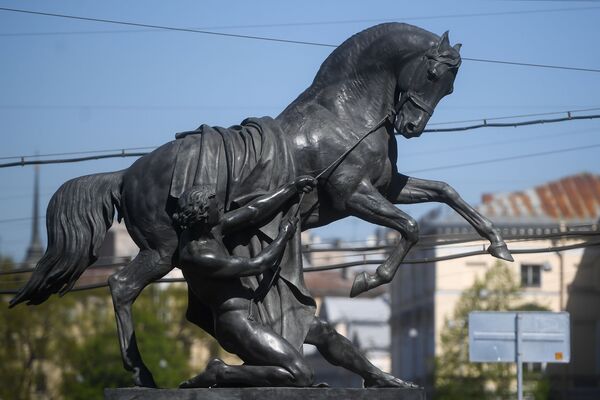 تمثال مروض الحصان على جسر أنيتشكوف - سبوتنيك عربي
