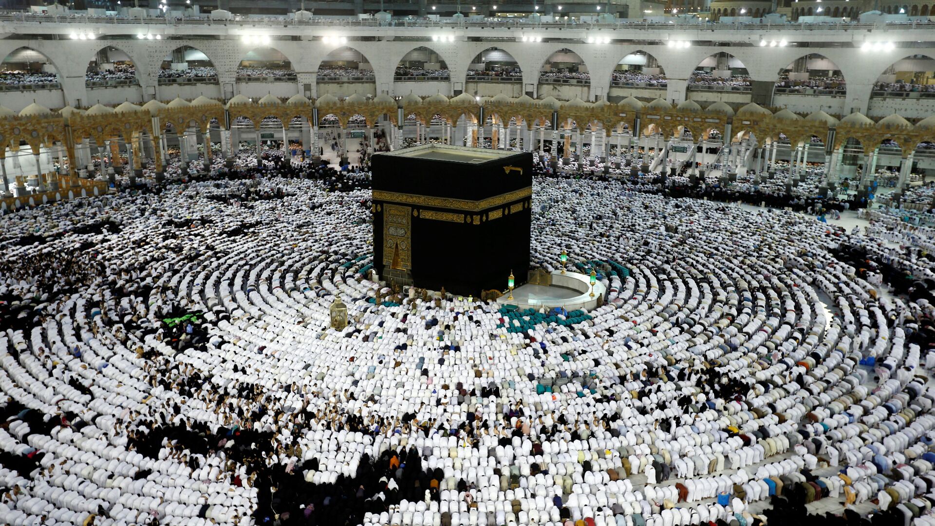 أداء مناسك العمرة في مكة خلال شهر رمضان، السعودية 23 مايو/ أيار 2018 - سبوتنيك عربي, 1920, 28.11.2021