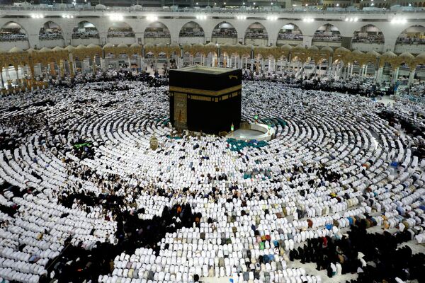 أداء مناسك العمرة في مكة خلال شهر رمضان، السعودية 23 مايو/ أيار 2018 - سبوتنيك عربي