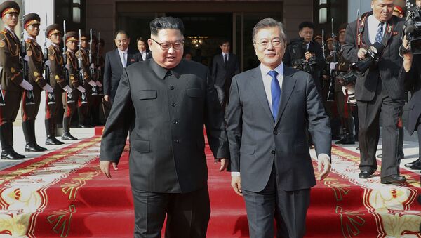 اللقاء الثاني لزعيم كوريا الشمالية كيم جونغ أون ورئيس كوريا الجنوية مون جيه-إن، 26 مايو/ أيار 2018 - سبوتنيك عربي
