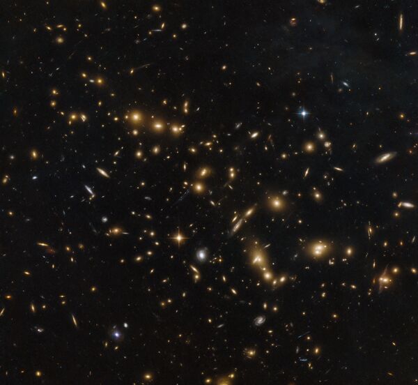 صورة للمجرات RXC J0032.1+1808 في كوكبة الحوت - سبوتنيك عربي
