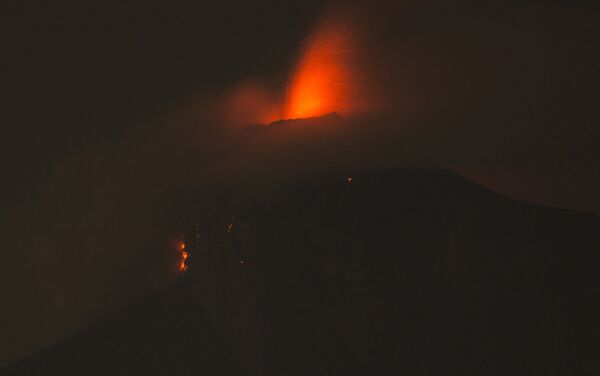 ثوران بركان فويغو في غواتيمالا، 3 يونيو/ حزيران 2018 - سبوتنيك عربي