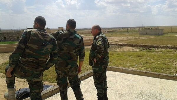 الجيش السوري يسحق الموجات الداعشية المتدفقة من مناطق السيطرة الجوية الأمريكية شرق الفرات - سبوتنيك عربي