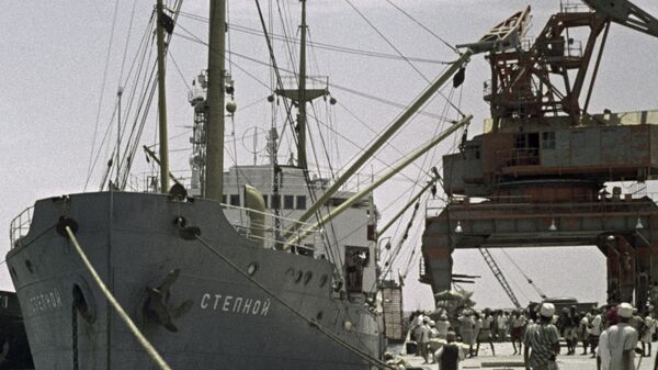 سفينة بميناء الحديدة اليمني - سبوتنيك عربي