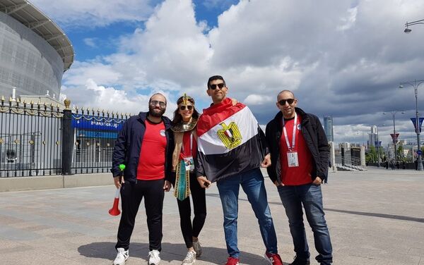 مشجعو المنتخب المصري يتوافدون إلى ملعب يكاترينبورغ منذ الصباح الباكر، روسيا، كأس العالم فيفا 2018 - سبوتنيك عربي