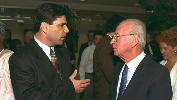 الوزير السابق سيجيف مع اسحق رابين في القدس - سبوتنيك عربي