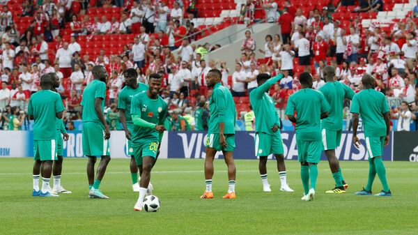 منتخب السنغال في أرض الملعب قبل المبارة مع بولندا - سبوتنيك عربي