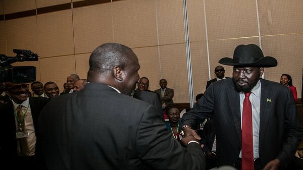رئيس جنوب السودان سلفاكير ميارديت وزعيم الحركة الشعبية المعارضة رياك مشار في الخرطوم - سبوتنيك عربي