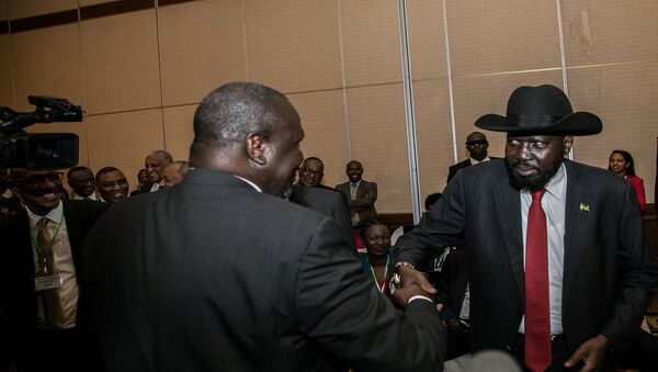 رئيس جنوب السودان سلفاكير ميارديت وزعيم الحركة الشعبية المعارضة رياك مشار في الخرطوم - سبوتنيك عربي