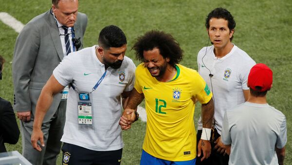 اصابة مارسيلو في لقاء البرازيل و صربيا بكأس العالم - سبوتنيك عربي
