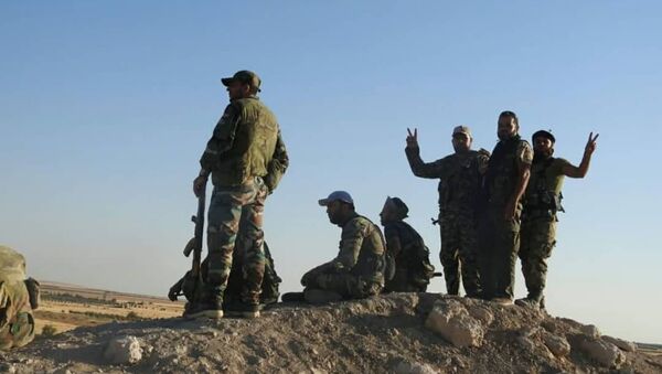 مجموعة المقاتلين السوريين الذين تلاعبو بالقناص - الجيش السوري - سبوتنيك عربي
