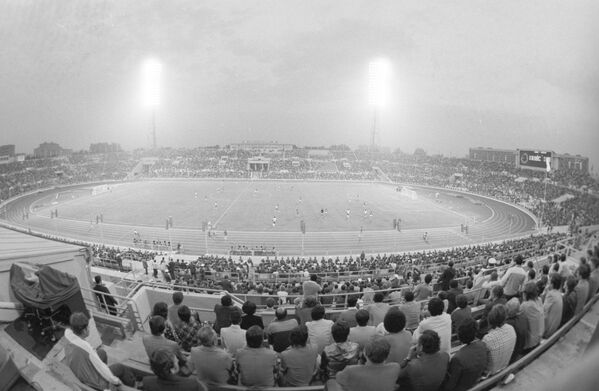 مباراة كرة القدم بين منتخبي نيجيريا والكويت، في إطار الألعاب الأولمبية الصيفية الـ 22، 1980 - سبوتنيك عربي
