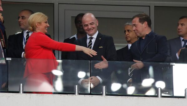 رئيسة كرواتيا ورئيس وزراء روسيا في مباراة روسيا وكرواتيا - سبوتنيك عربي