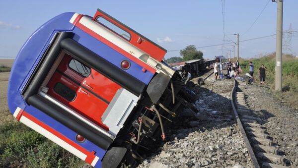 حادثة خروج قطار عن القضبان في تركيا - سبوتنيك عربي