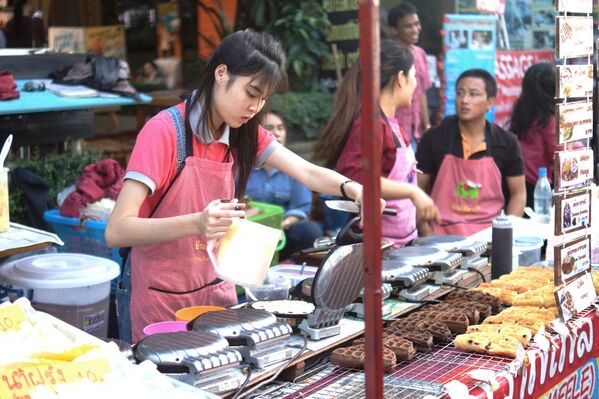 سوق الأحد (ساندي ماركيت) في شيانغ ماي، تايلاند - سبوتنيك عربي