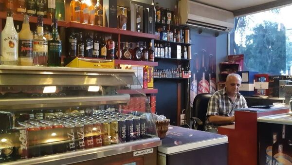 محل لبيع المشروبات الكحولية في العاصمة دمشق - سبوتنيك عربي