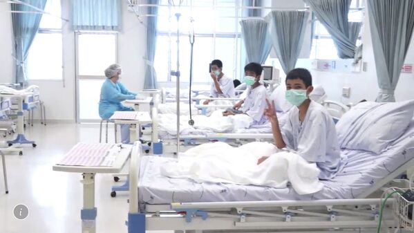 أطفال الكهف في المستشفى بعد عملية إنقاذ ناجحة - سبوتنيك عربي