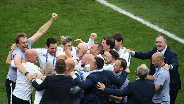 احتفال المنتخب الفرنسي بالفوز - سبوتنيك عربي