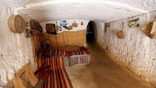 بيوت محفورة في الصخور عمرها 500 سنة - سبوتنيك عربي
