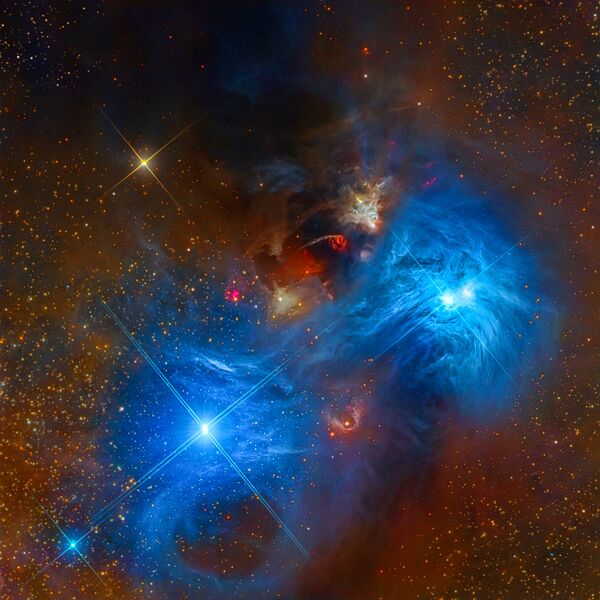 صورة  لسديمNGC 6726 and NGC 6727، التقطت بواسطة تلسكوب RCOS 16 من قبل الباحثين مارك هانسون ووارين كيلر وستيف مازلين وريكس باركر وتومي تسي وديفيد بليسكو وبيتي برولكس - سبوتنيك عربي