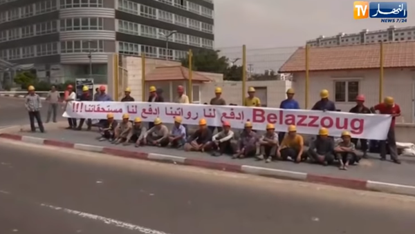 احتجاجات للعمال الصينيين في الجزائر - سبوتنيك عربي