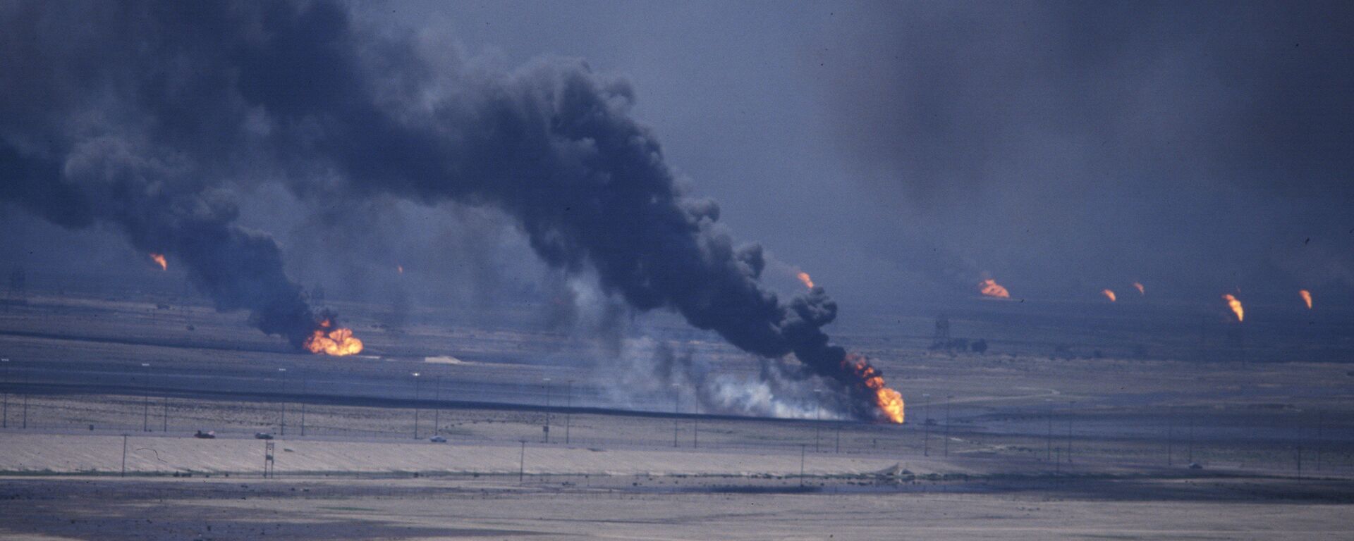 حرق آبار النفط خلال غزو الكويت - سبوتنيك عربي, 1920, 29.03.2021