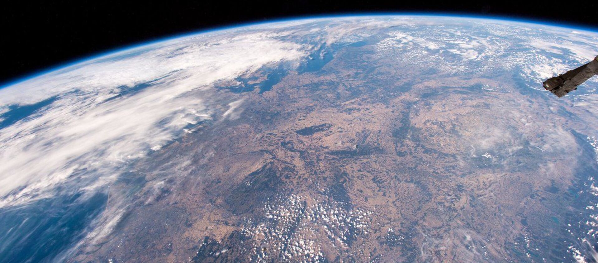 صورة التقطتها مركبة الفضاء الدولية لأوروبا الوسطى، حيث تبين مناطق الجفاف فيها - سبوتنيك عربي, 1920, 27.03.2021