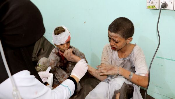 إصابة 127 شخصاً غالبيتهم أطفال بغارة لطيران التحالف على حافلة أطفال في مدينة ضحيان شمال صعدة. اليمن - سبوتنيك عربي