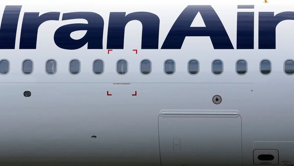 شعار الطيران الجوي الإيراني IranAir - الشركة على قائمة العقوبات الدولية ضد إيران، تولوز، فرنسا 11 يناير/ كانون الثاني 2017 - سبوتنيك عربي