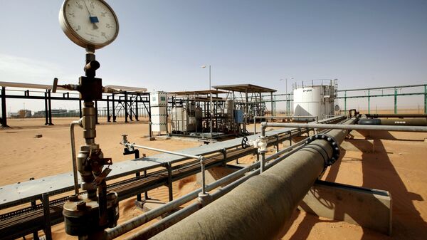 مشهد عام لحقل النفط الصحراء في ليبيا 3 ديسمبر/ كانون الأول 2014 - سبوتنيك عربي