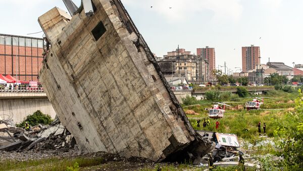 موقع انهيار جسر موراندي في جنوة، إيطاليا - سبوتنيك عربي