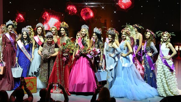 المشاركات في مسابقة ملكة جمال روسيا 2018 في قاعة بلانيتا كا في إن في موسكو - سبوتنيك عربي