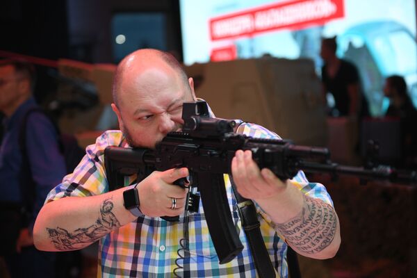 بندقية جديدة من طراز ا ك —201 وسيتم عرض نموذجها التجريبي في منتدى أرميا 2018 - سبوتنيك عربي