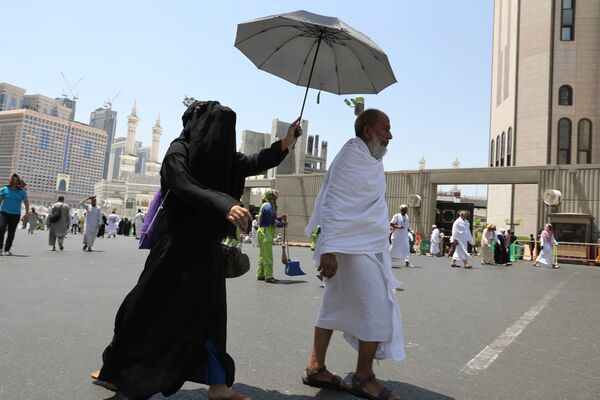 انتظره الملايين... ماذا وراء قرار إلغاء رسوم تكرار العمرة ولماذا تراجعت السعودية انتظره الملايين... ماذا وراء قرار إلغاء رسوم تكرار العمرة ولماذا تراجعت السعودية - سبوتنيك عربي