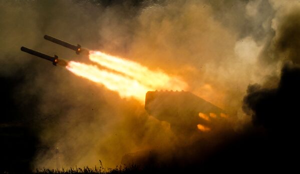 راجمة الصواريخ توس - 1أ في المنتدى التقني العسكري الدولي أرميا - 2018 (الجيش - 2018 في كوبينكا - سبوتنيك عربي
