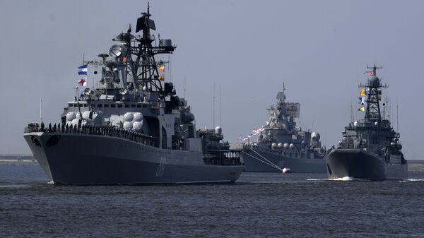 الطراد الروسي مارشال أوستينوف وسفينة سيفيرومورسك وسفينة الإنزال الكبية كوروليوف - سبوتنيك عربي