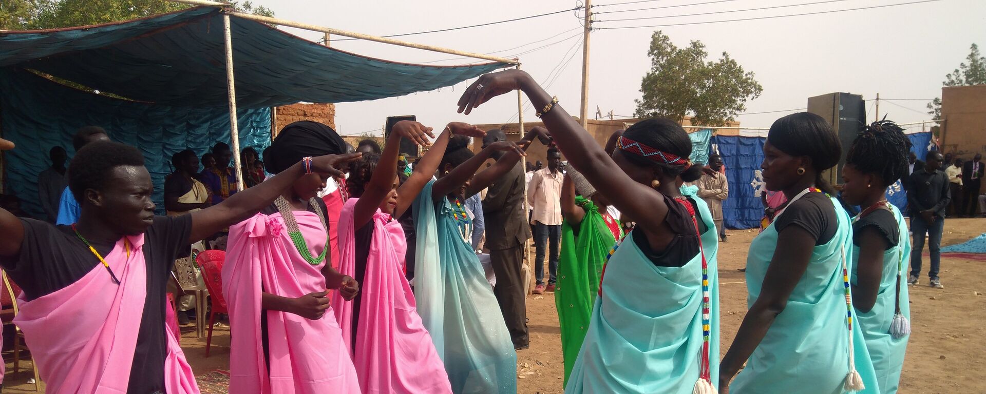 شباب قبيلة الشلك يحتفلون بنهاية الحرب في جنوب السودان - سبوتنيك عربي, 1920, 21.06.2022