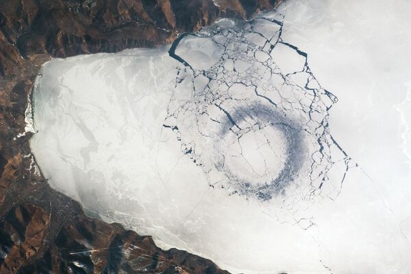 مشهد لبحيرة بايكال من الفضاء - سبوتنيك عربي